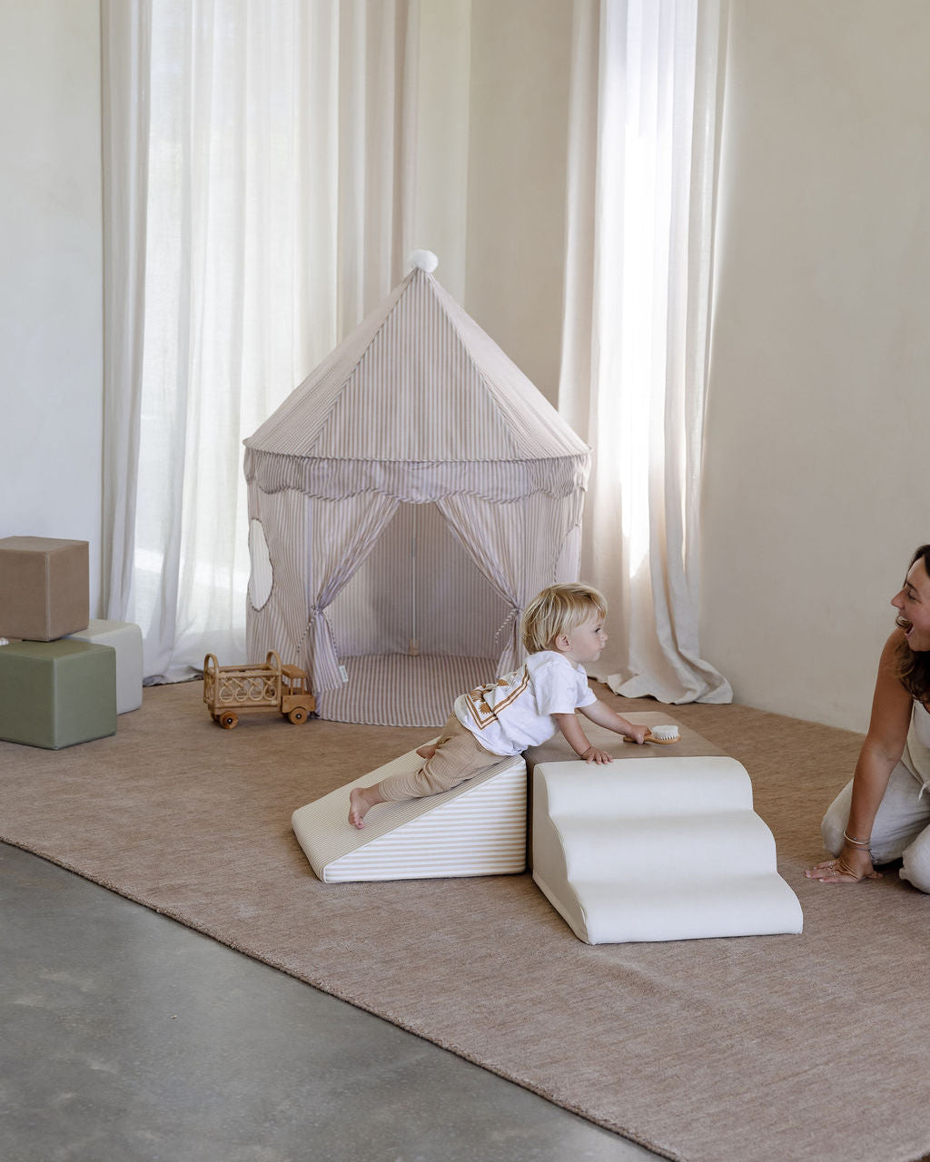 #color_ecru-tan-fawn-stripe